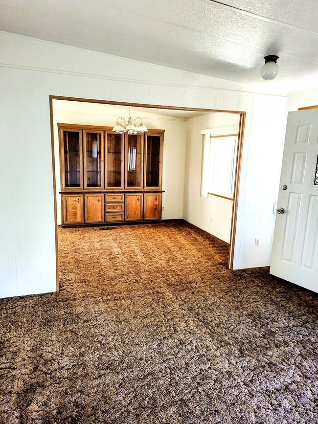 Building Photo - 1715 17th Ave S