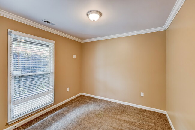 Building Photo - 111 Springdale Dr
