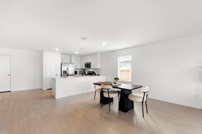 Building Photo - 16707 Rolling Pasture Ln