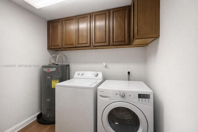 Building Photo - 16932 Calder Dr W