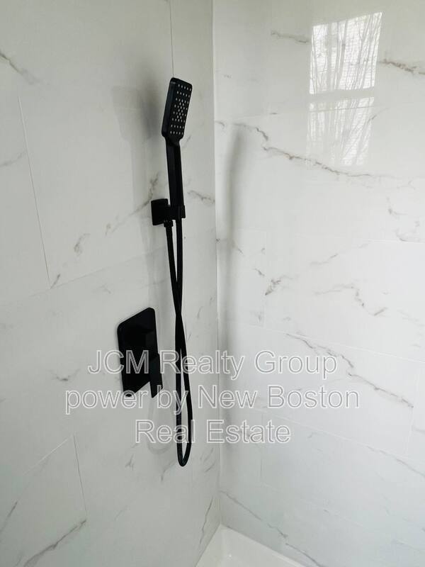 Building Photo - 10 Union Ave