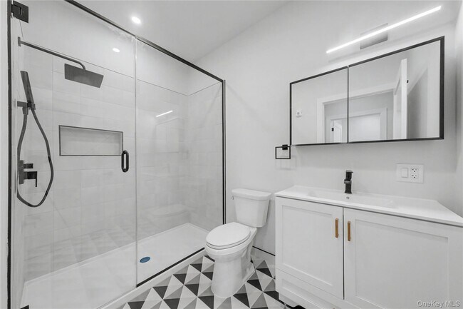 Building Photo - 10 Market St