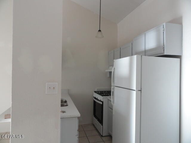 Building Photo - 619 White Cliffs Dr