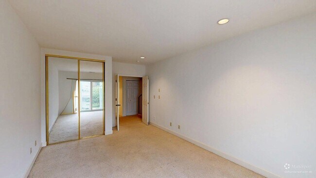 Building Photo - 161 4th Ave