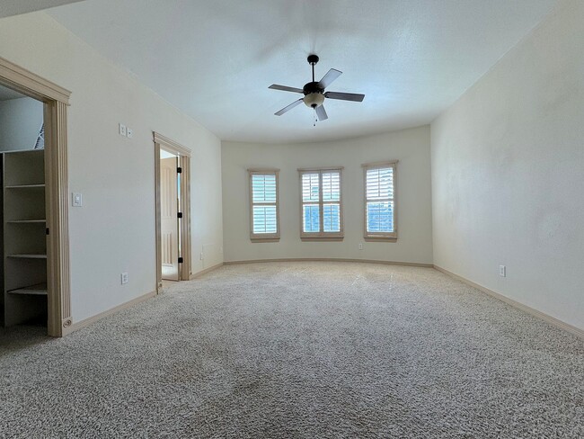 Building Photo - Northeast El Paso 4 Bed Refrig A/C w/Outdo...