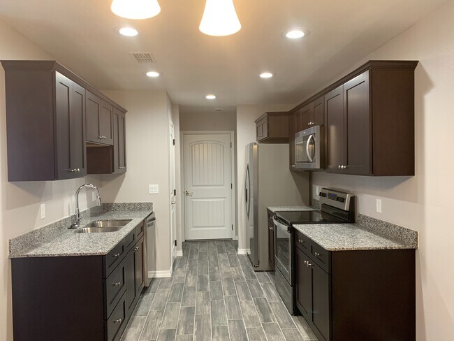 Building Photo - rf2620
