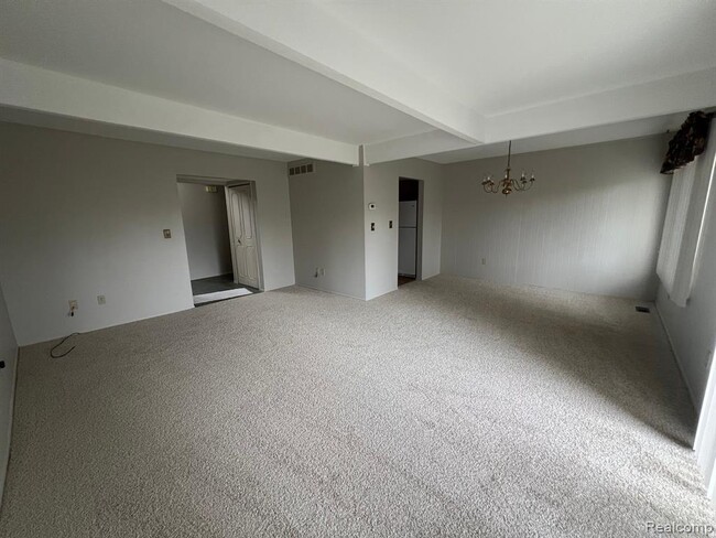 Building Photo - 37407 Charter Oaks Blvd
