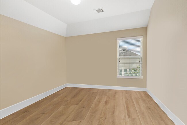 Building Photo - 3418 Bainbridge Hill Ln