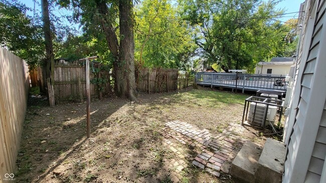 Building Photo - 653 Birch Ave