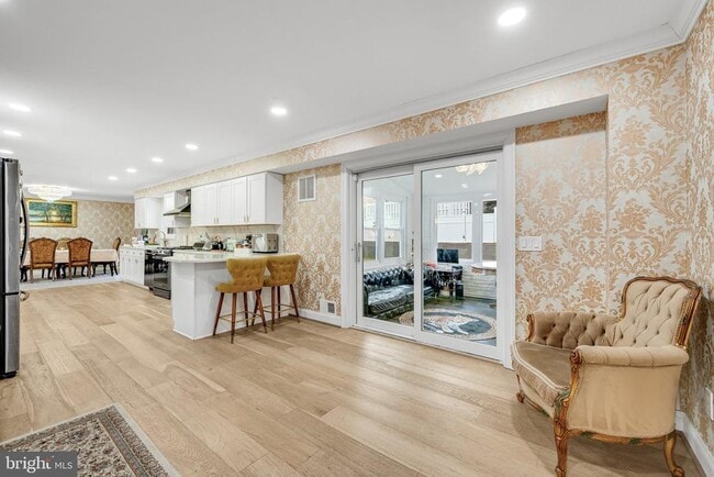 Building Photo - 10904 Gainsborough Rd