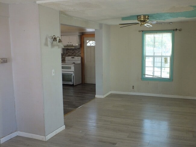 Building Photo - 241 Tyler St