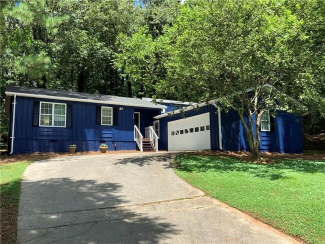 Building Photo - 4167 Oak Ferry Dr NE