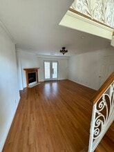 Building Photo - 923 Royal Oaks Dr