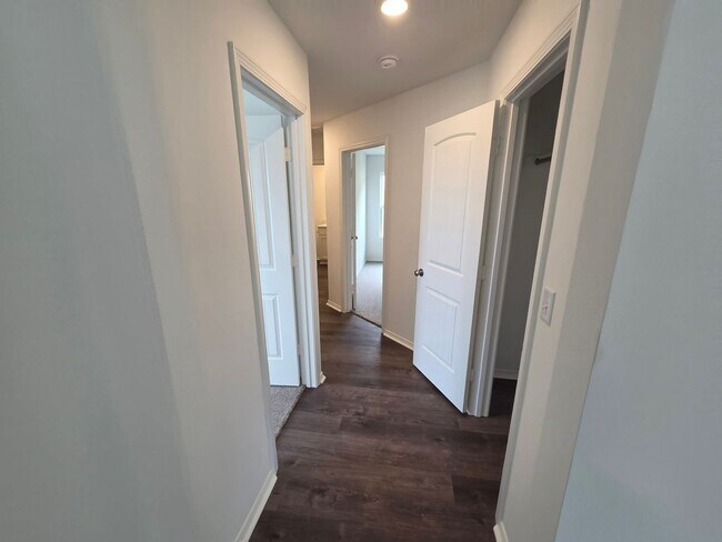 Building Photo - 1088 RAVEN WALK Dr