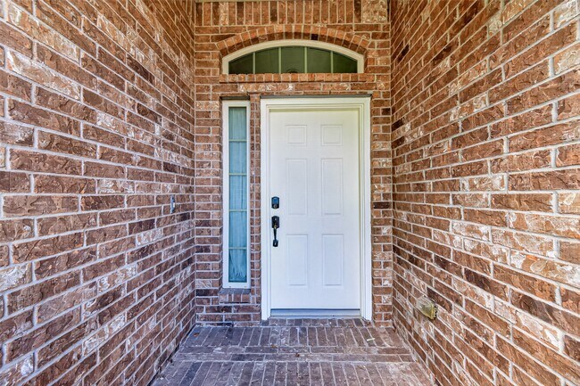 Building Photo - 6847 Tammany Manor Ln
