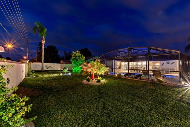 Building Photo - 7725 Indian Ridge Trail N