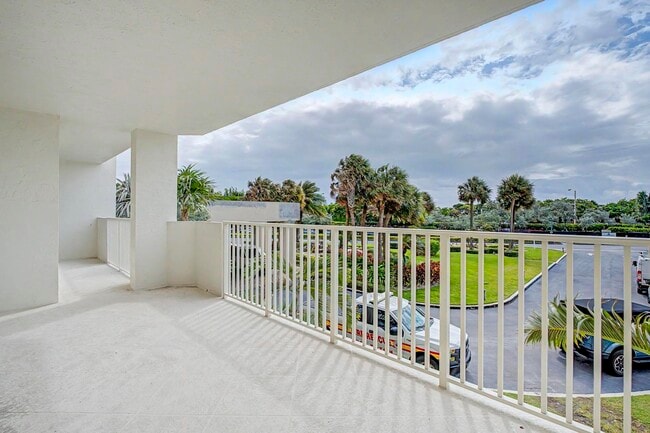 Building Photo - 4301 N Ocean Blvd