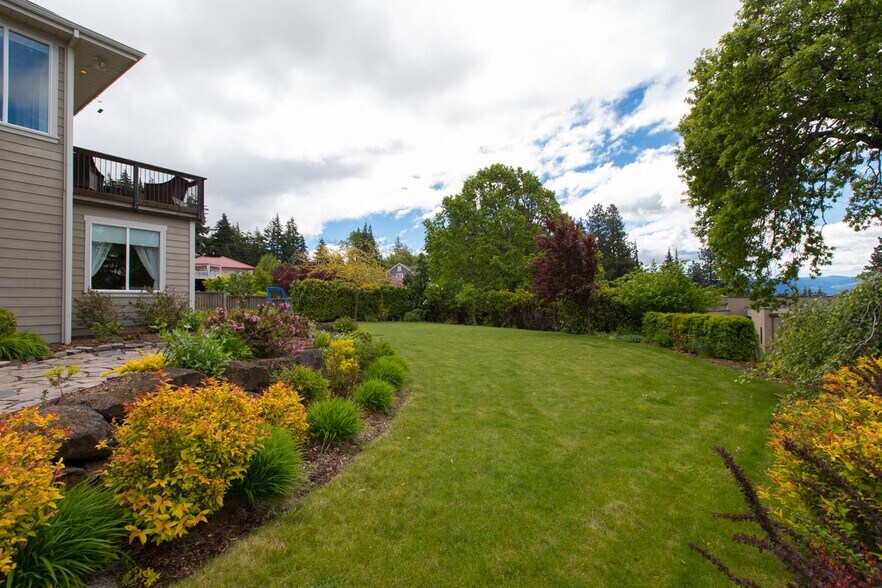 Building Photo - 737 Cherryview Ln