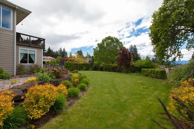 Building Photo - 737 Cherryview Ln