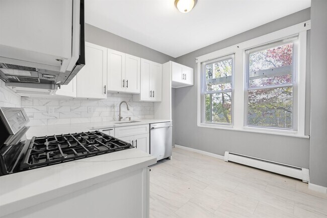 Building Photo - 230 Princeton Ave