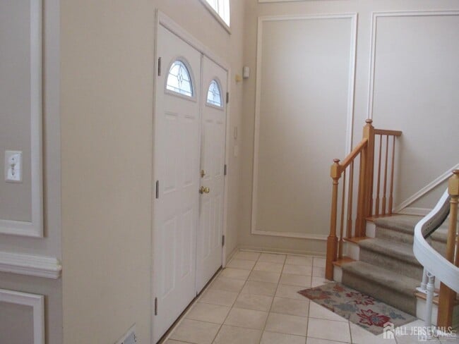 Building Photo - 103 Tived Ln E