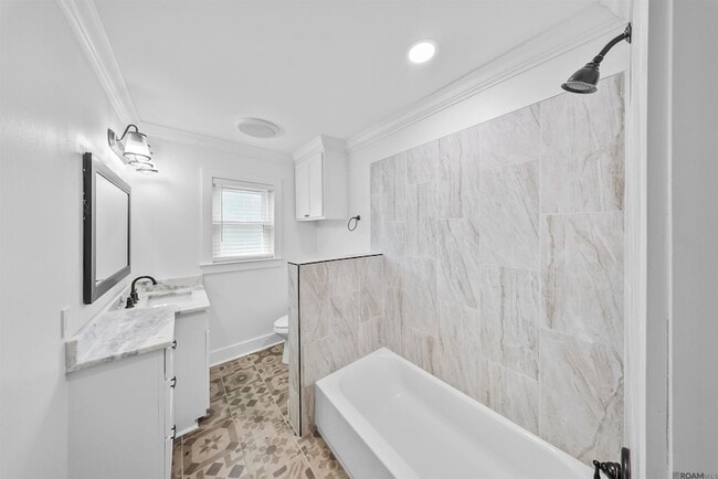 Building Photo - 105 3rd St