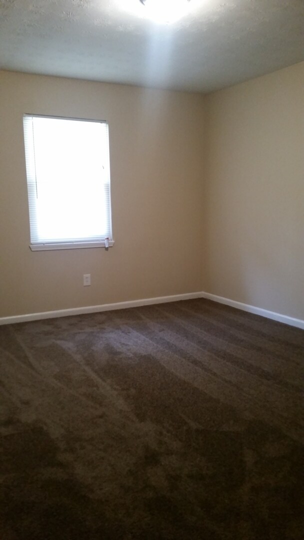 Building Photo - MOVE IN SPECIAL 1/2 OFF 1st full month if you move in by 7/1