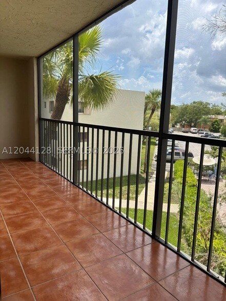 Building Photo - 8025 SW 107th Ave