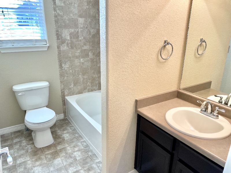 Building Photo - 8053 Pinfeather Dr