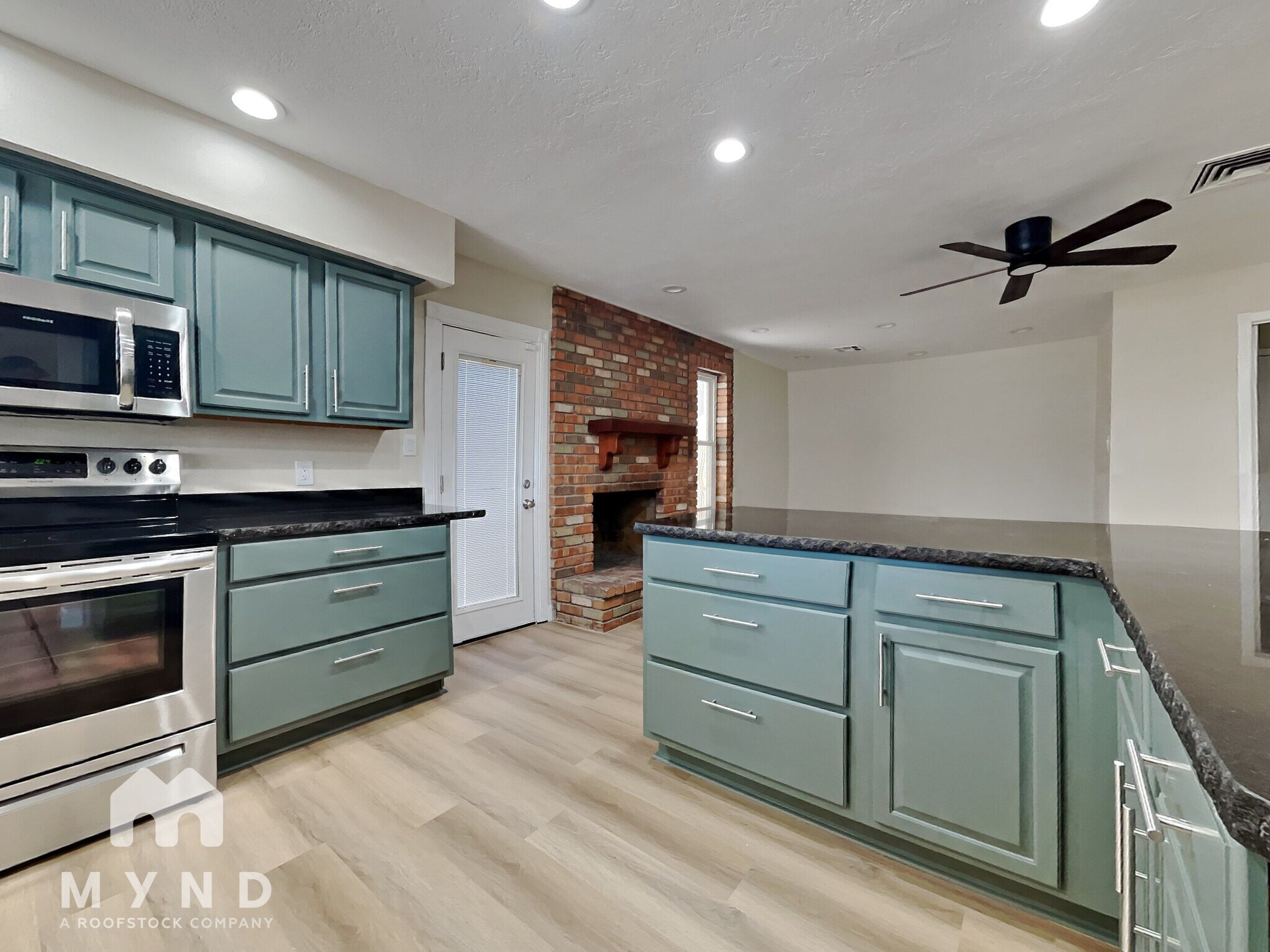 Building Photo - 5721 S Siesta Ln