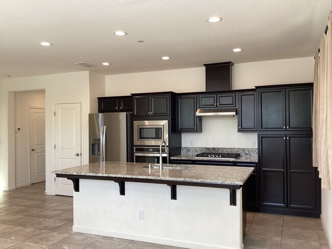 Building Photo - 229 Sunset Drive S