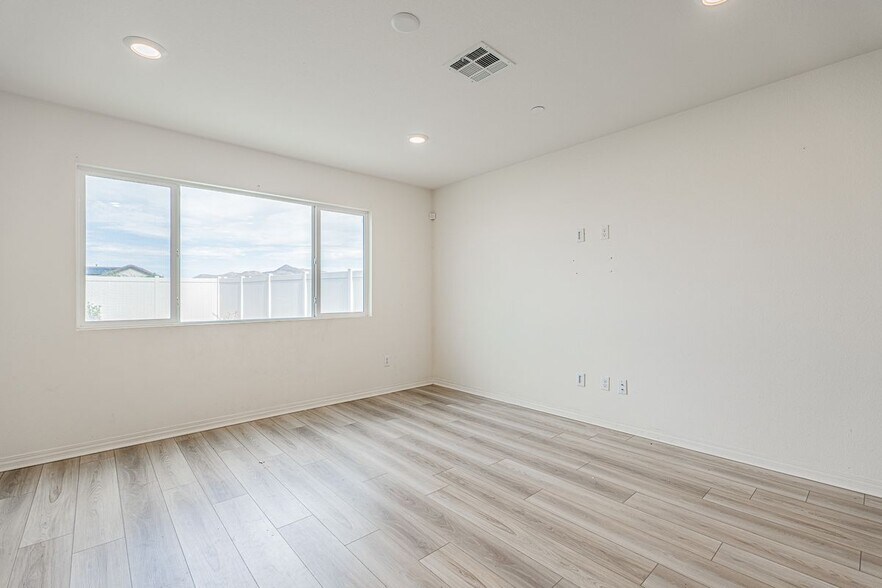 Building Photo - 32184 Rambling Ct