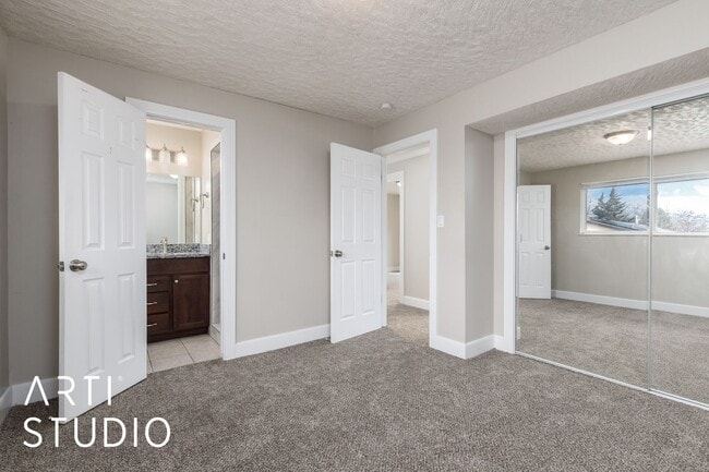 Building Photo - Move-In Ready! Beautiful 3-Bedroom Home in...