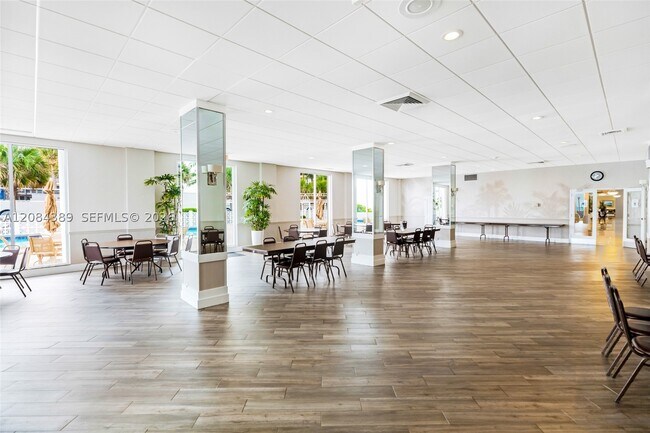 Building Photo - 4250 Galt Ocean Dr