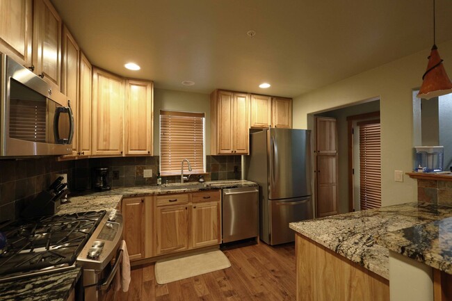 Building Photo - Big Sky 3 Bed 3 Bath Condo