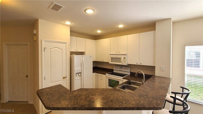 Building Photo - 1392 Weeping Willow Ct