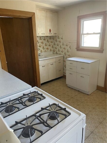 Building Photo - 523 Reynolds St
