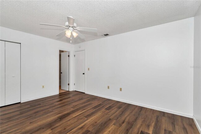 Building Photo - 10060 SW 93rd Ave
