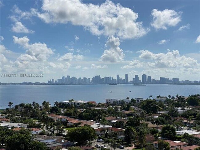 Building Photo - 7901 Hispanola Ave