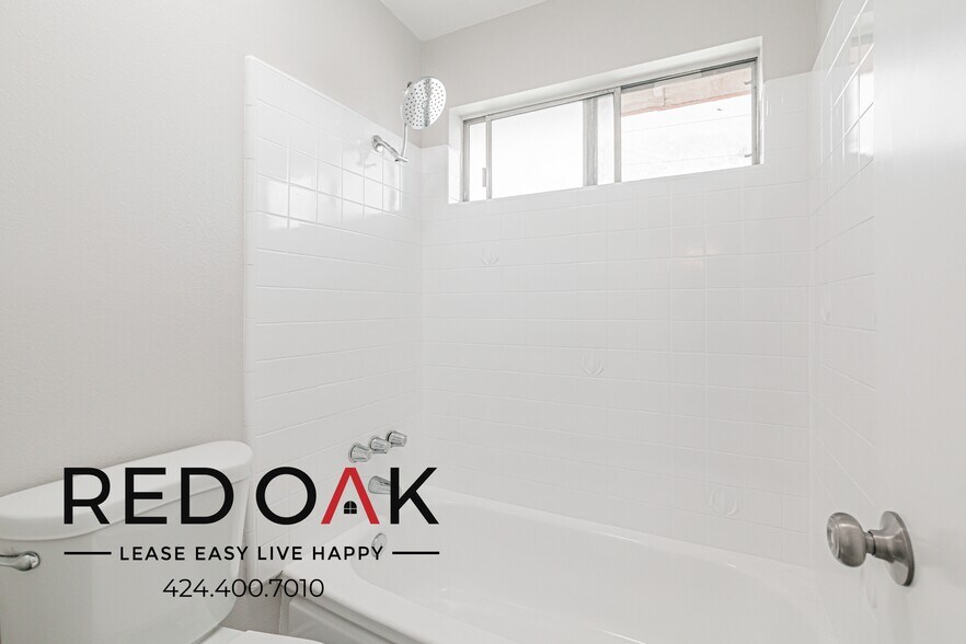 Building Photo - 615 Erie St