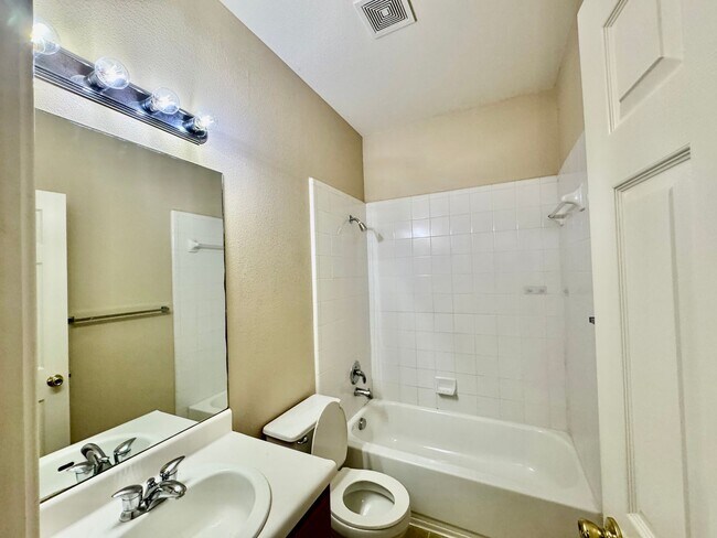 Building Photo - 3 Bedroom, 2 Bathroom ~Steubing Ranch
