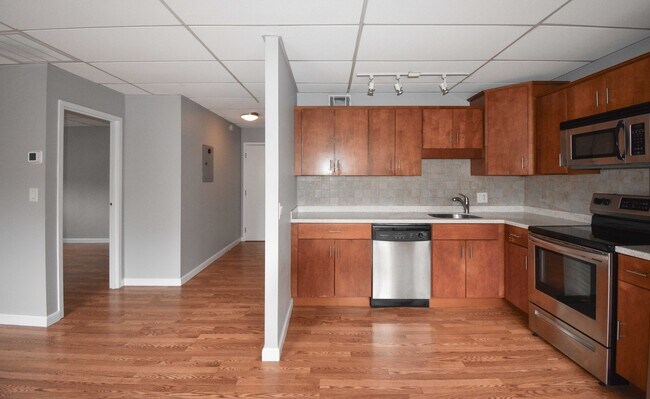 Primary Photo - 549 E 4th St
