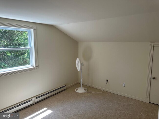 Building Photo - 601 Cathcart Rd