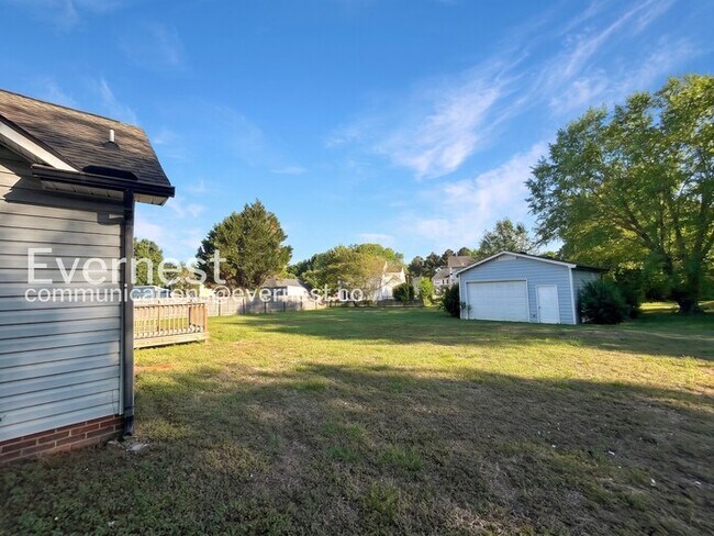 Building Photo - 4588 Lands End Ct SW