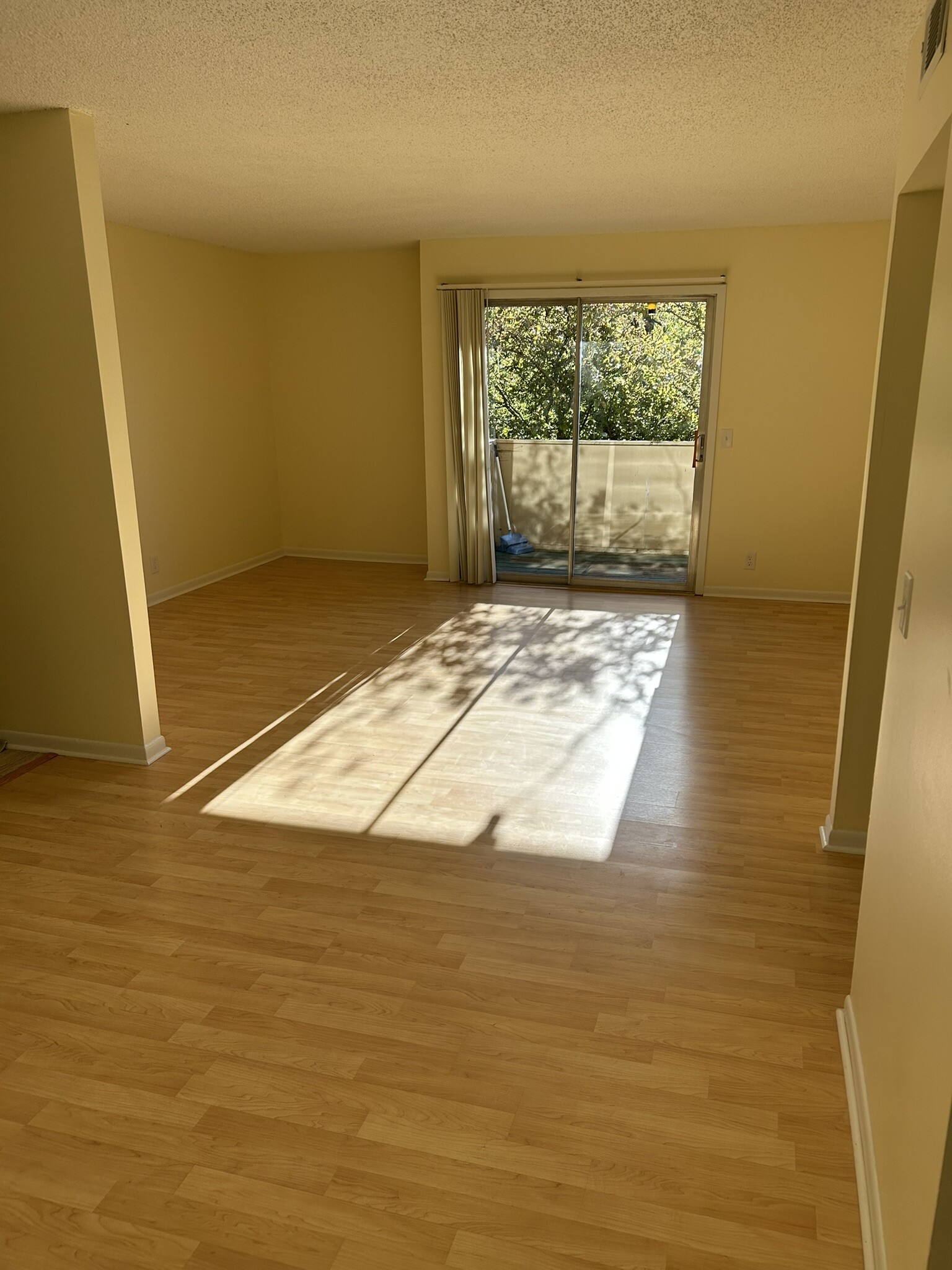 Building Photo - 515 Basswood Ave