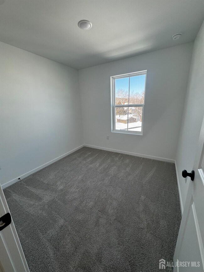 Building Photo - 59 Basswood St