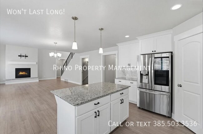 Building Photo - 4452 N Summer View Dr