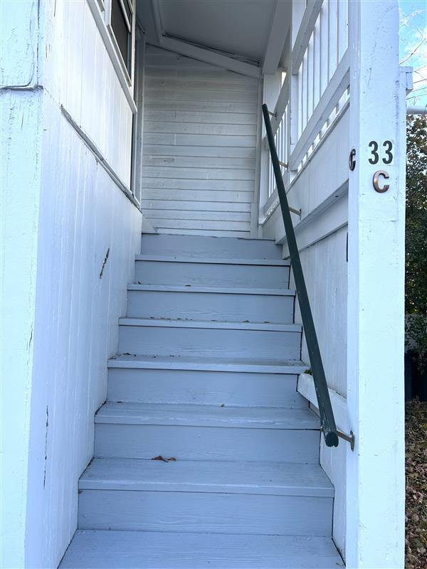 Building Photo - 33 Putnam St