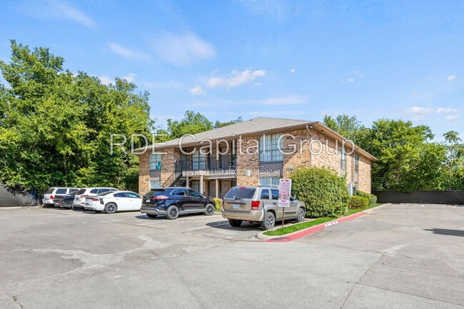 Building Photo - 1939 Cranford Dr