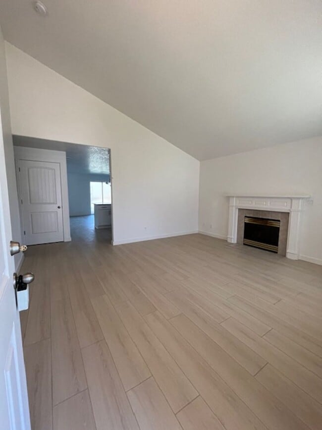 Building Photo - 3 Bedroom 2 Bath Forest Grove OR